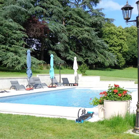 La Maison Ribotteau 住宿加早餐酒店 L'Isle-Jourdain (Vienne)