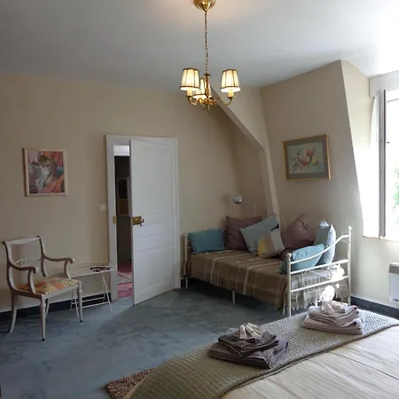 La Maison Ribotteau Bed and Breakfast 4*
