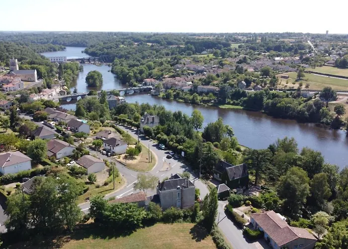 La Maison Ribotteau L'Isle-Jourdain (Vienne)